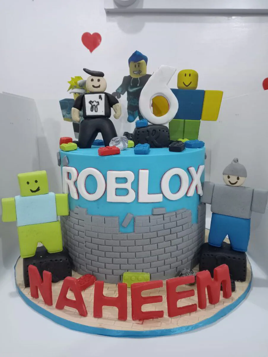 Single Tier Roblox Cake - Fondant Icing