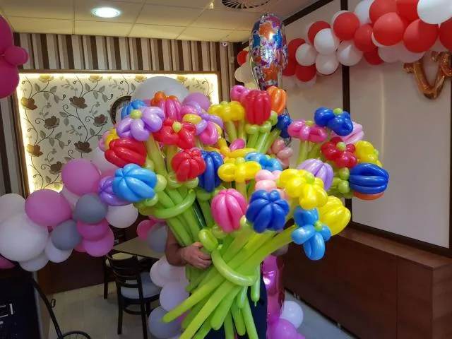 цвете от балони