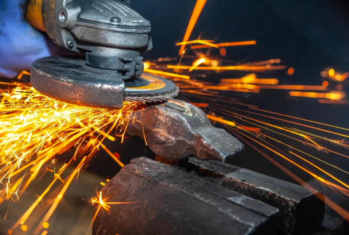 USE OF POWER TOOLS