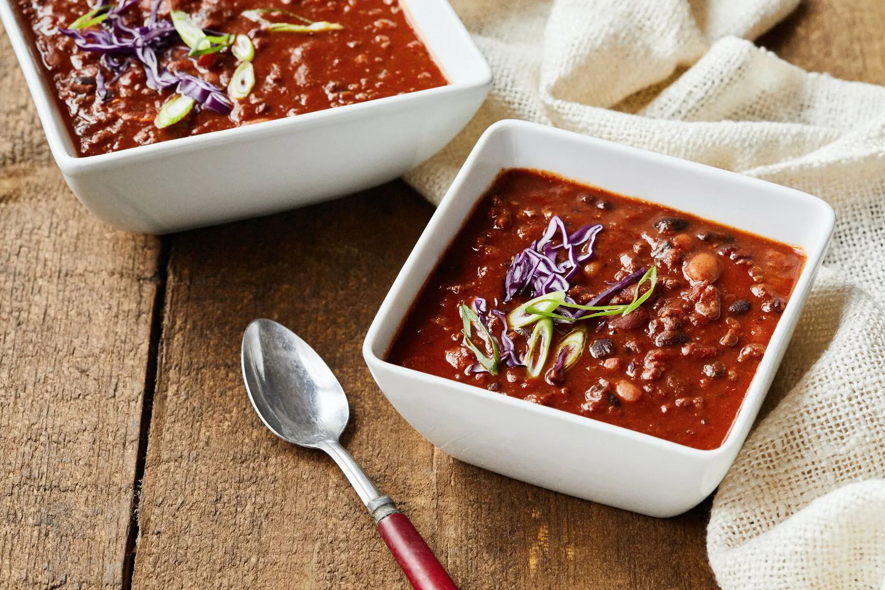 Slow Cooker Bean & Quinoa Chili