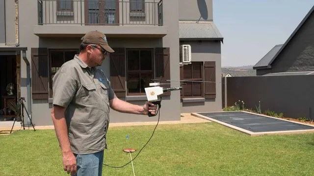 River F Plus water detector device in action
