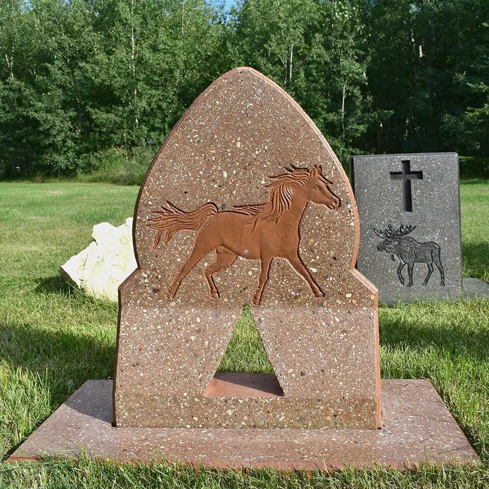 Horse Arrowhead Headstone