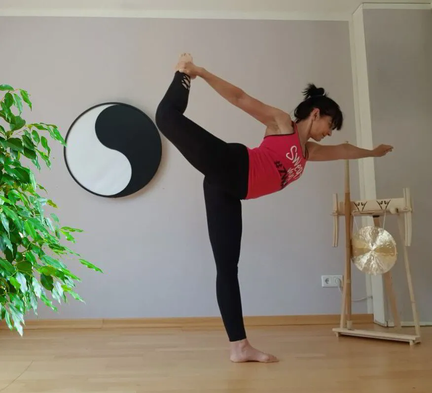 Conny Hofmann, Onlinetraining, Pilates, berufstätige Frau Stress Yoga
