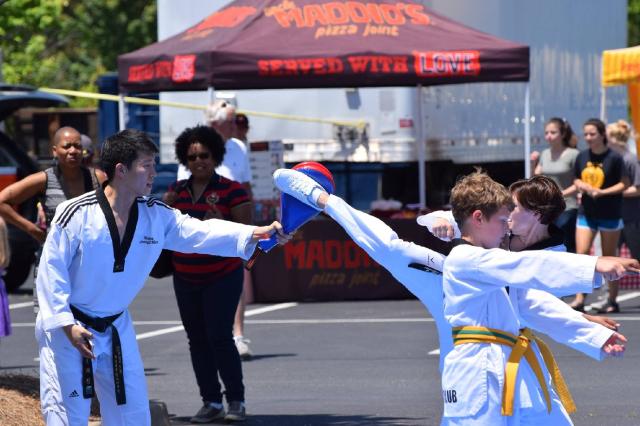 Menang mana vs karate taekwondo 21 Best