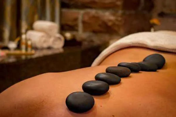 die beste Hot Stone Massage