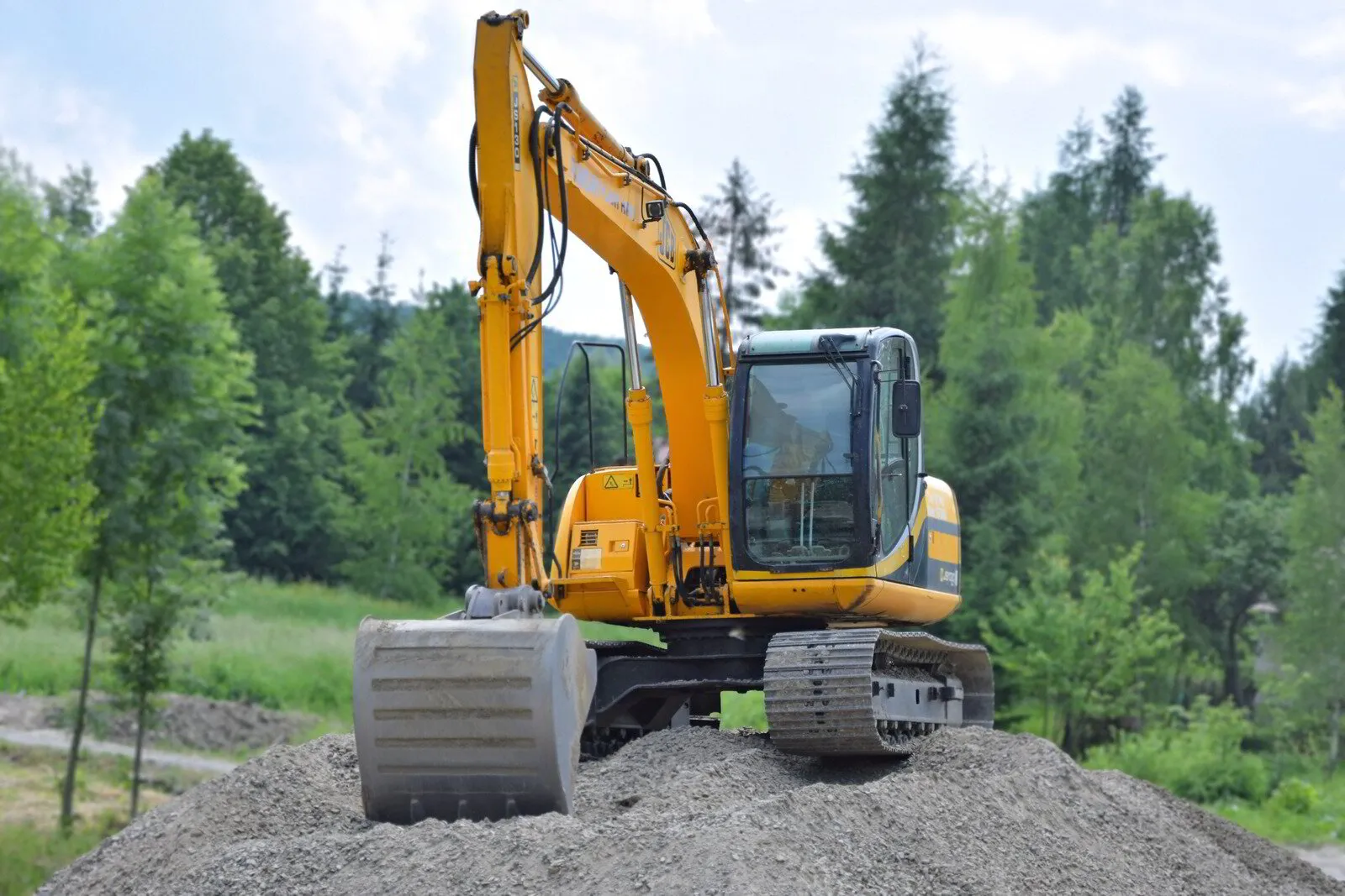 Benefits of Choosing a Mini Excavator for Your Next Victoria Project