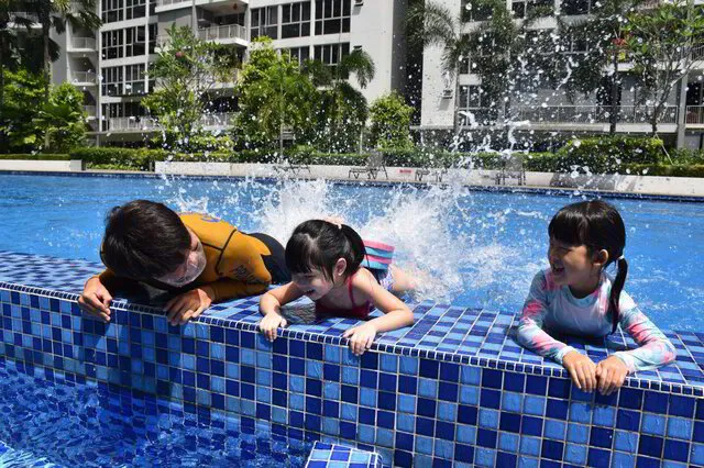 Kids Swimming Lessons - Learn to Swim & Overcome Water Phobia