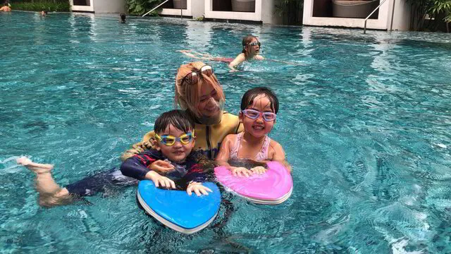 Private Swimming Lesson for children - Kid enjoy swimming