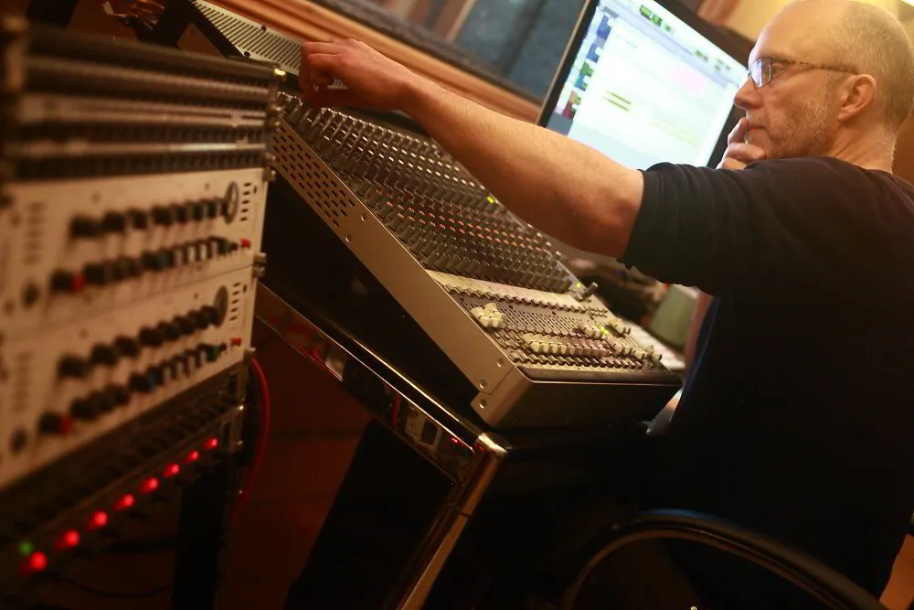 Music Producer | Working with artists long-term | Martin Lumsden
