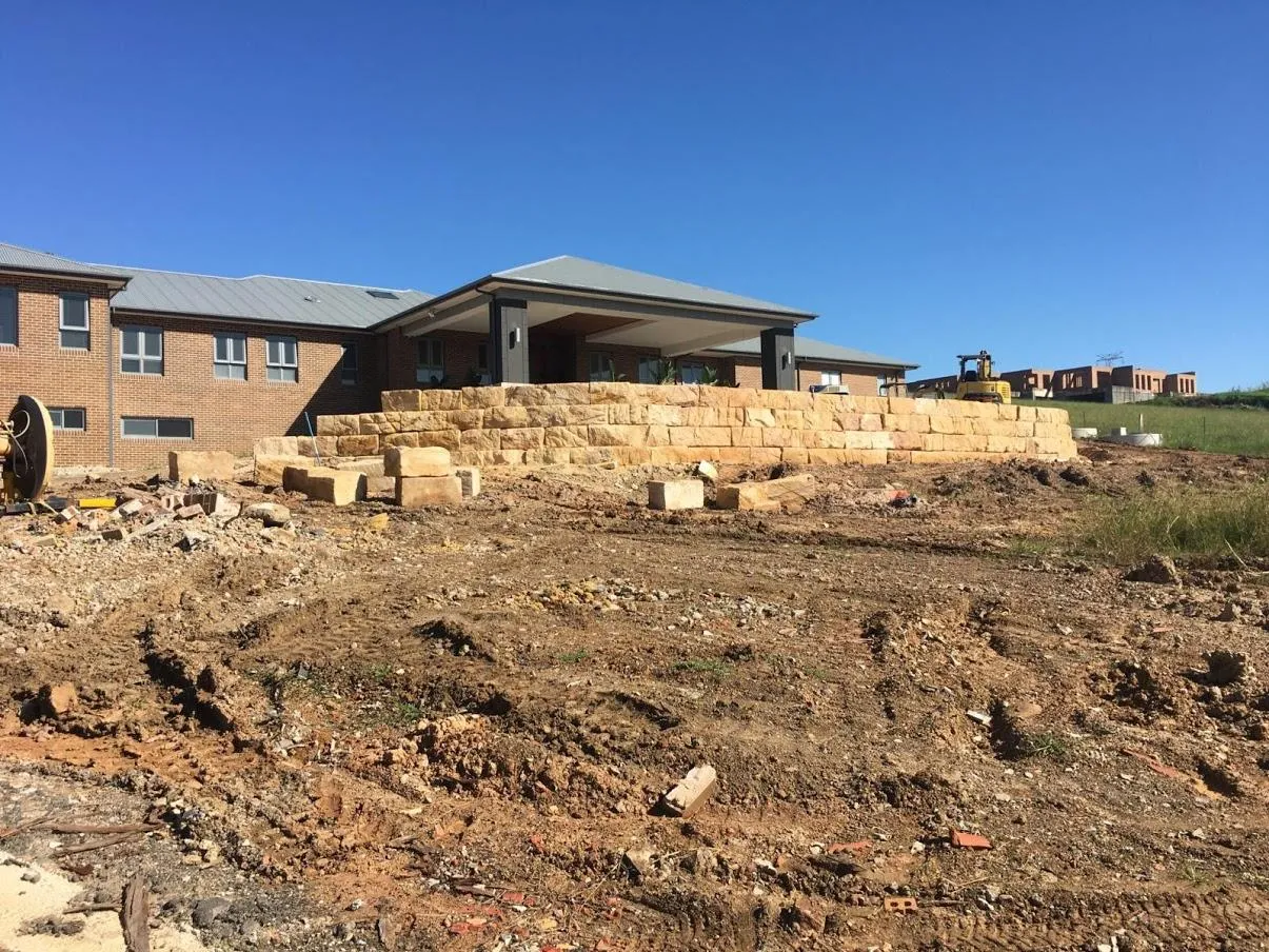 Building Retaining Walls With Sandstone