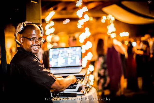 DJ hire services for weddings, parties and corporate events