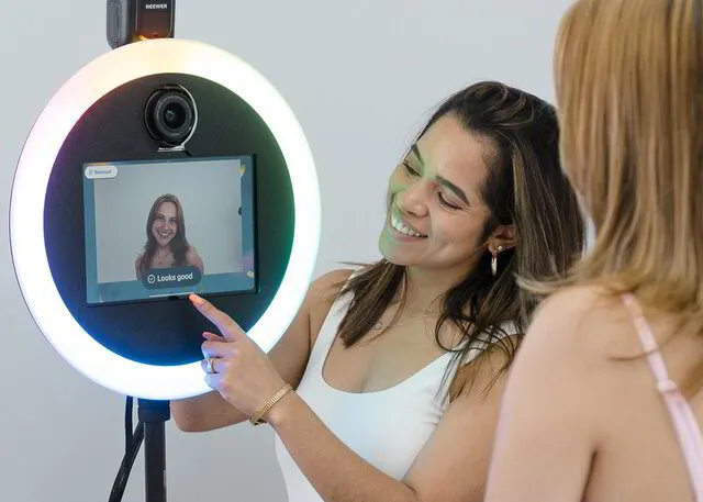 Roaming Booth Rental South Florida & North Carolina | Juju Booth