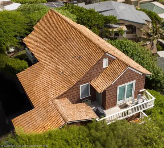 Oahu Woodshake Roof