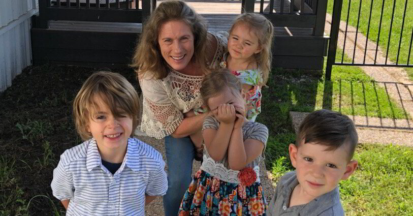 A picture of Susan Gleaton RD and her grandchildren
