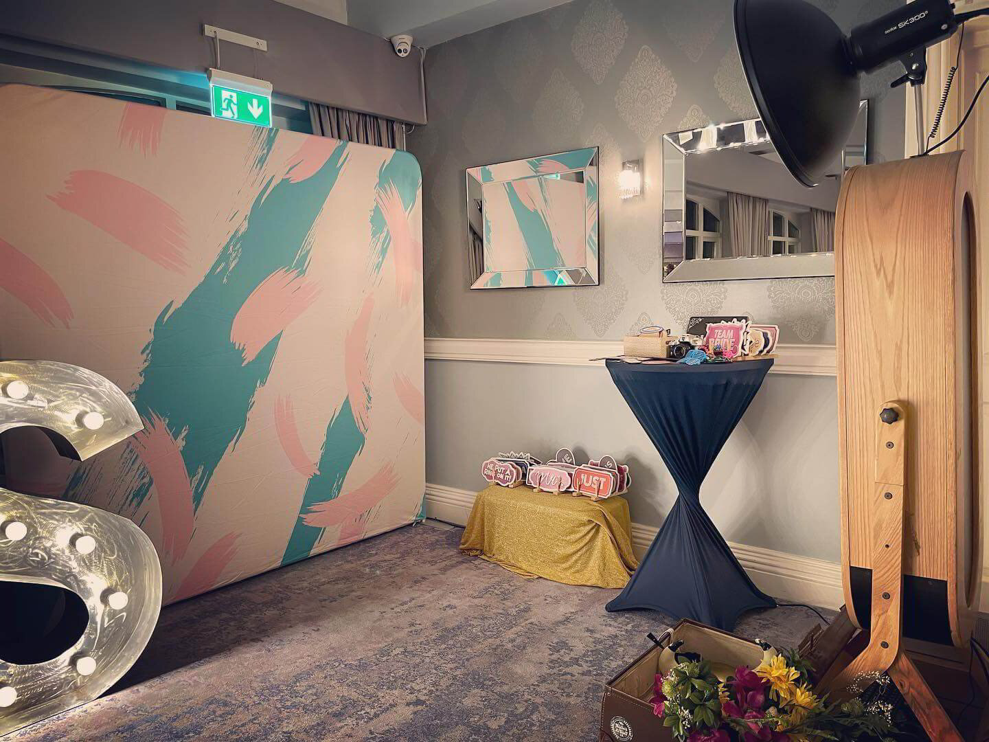 Selfie Mirror & Photo Booth Hire Services Photobooth Ireland