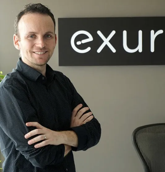 ¡Hola! Soy Dan, emprendedor y fundador de Exur.