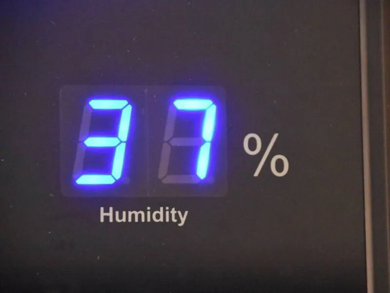 digital humidity gauge