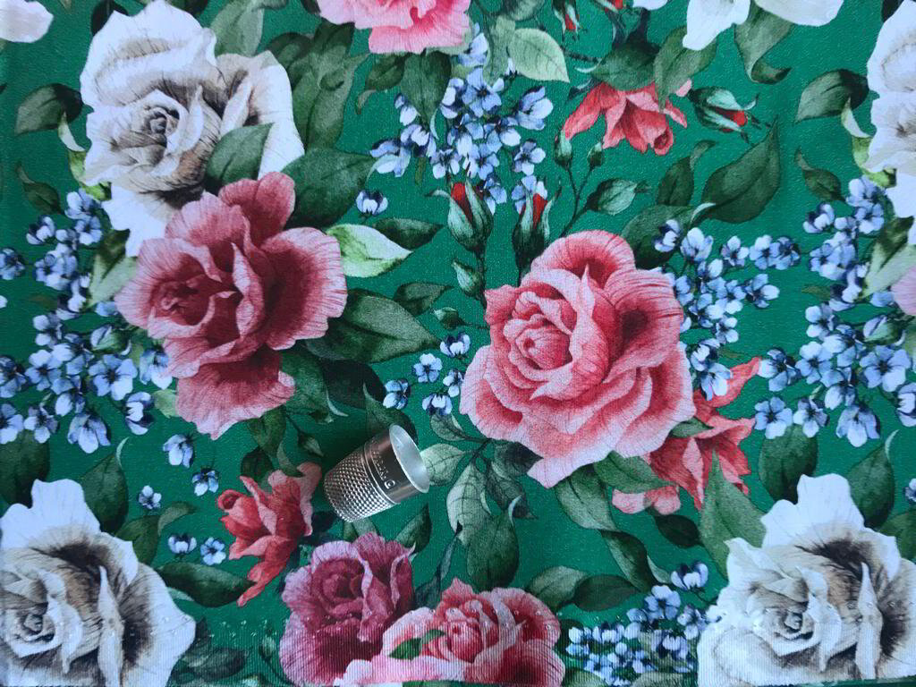 floral-fabric-white-and-pink-roses