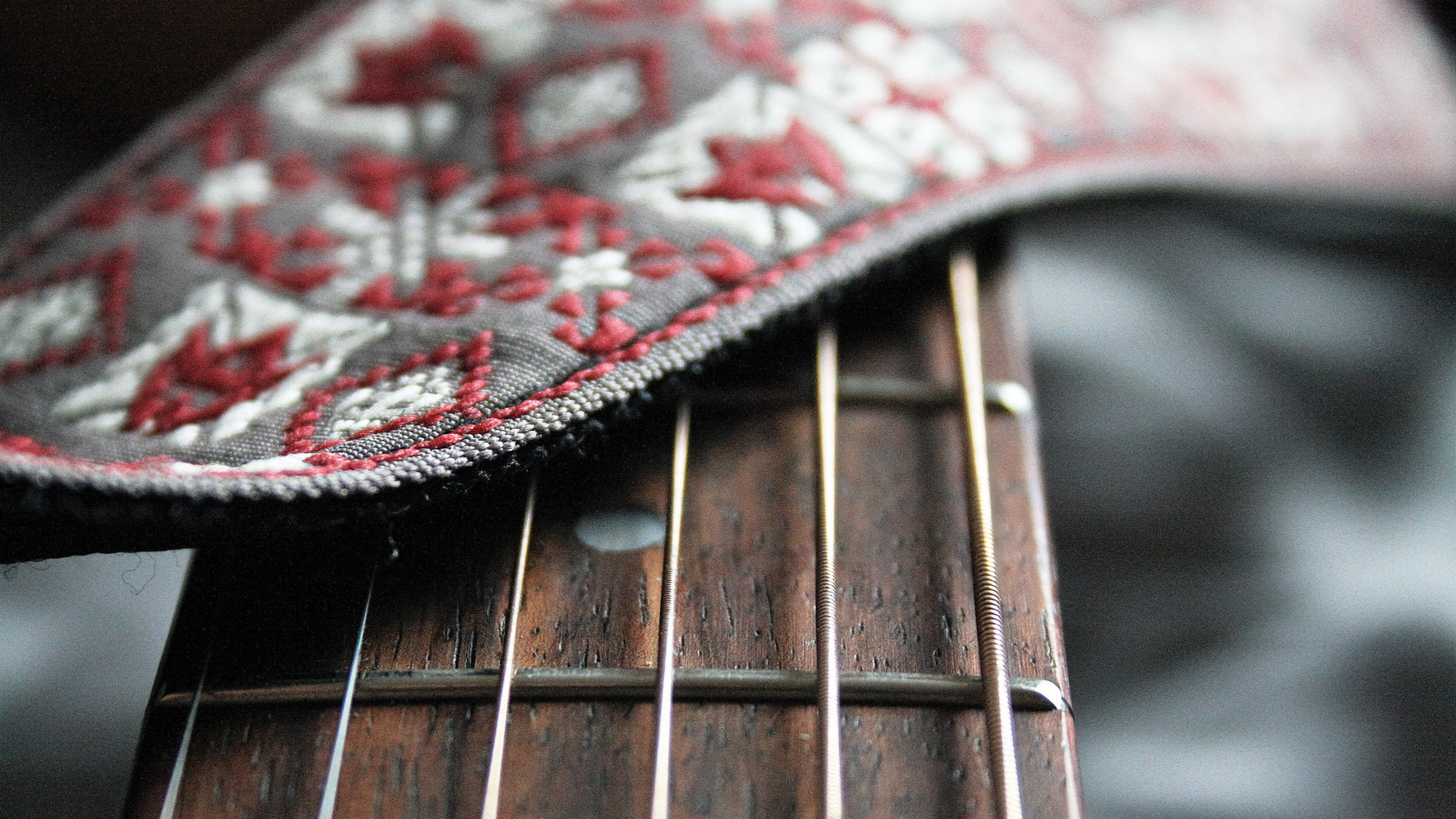 Everything You Need To Know Before Buying a Guitar Strap