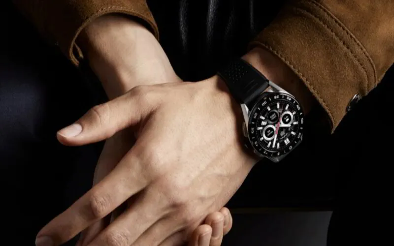 TAG Heuer Connected Bright Black Edition smartwatch features a 1.39-inch OLED display