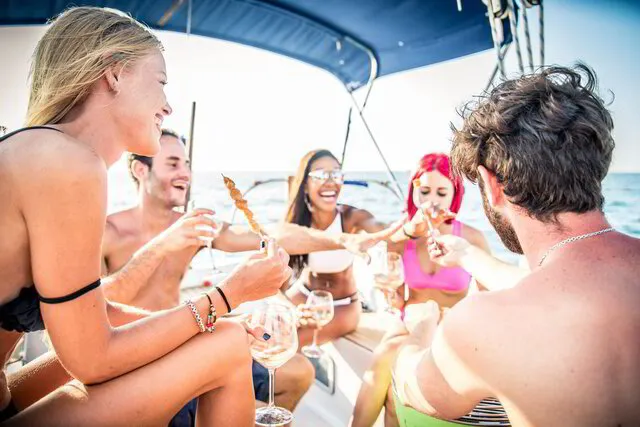 Freunde auf dem Boot