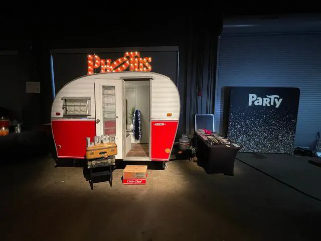 happy camper - indoor photo booth rental - rbs photo booths