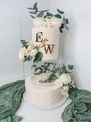 Wedding Cake, Gateaux à thème, Number Cake, Mignardises, Box évènement. Pâtissière passionnée et diplômée en 2019.