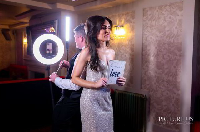 Luxury Photo Booth Rentals in South-Western Ontario | Picture Us