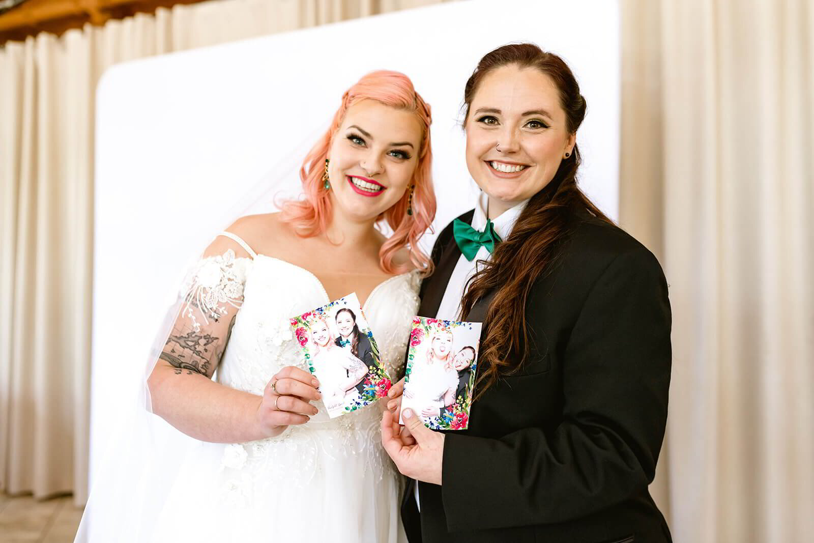 ウェディング  フォトブース  ウエスタン Luxury Photo Booth Rentals in South-Western Ontario | Picture Us