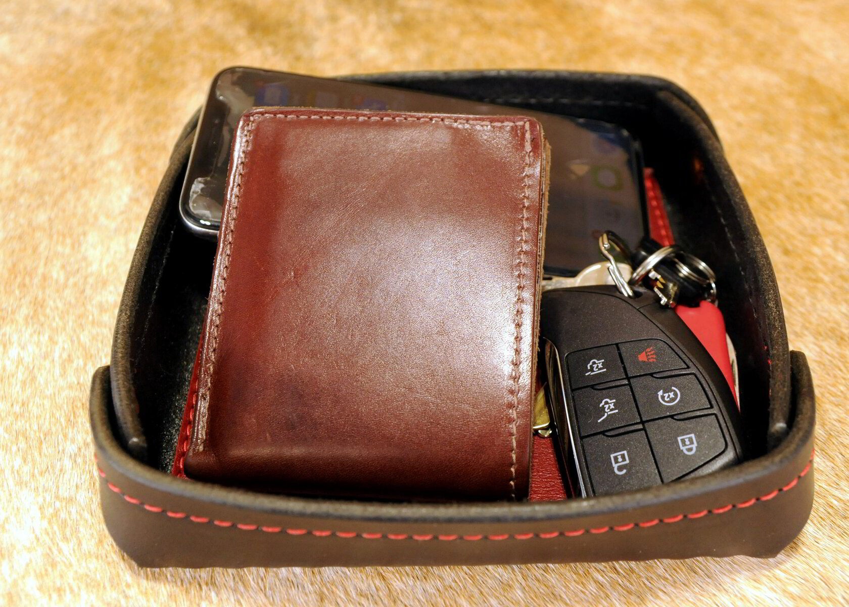 black_w_red_prem_valet_tray_fu