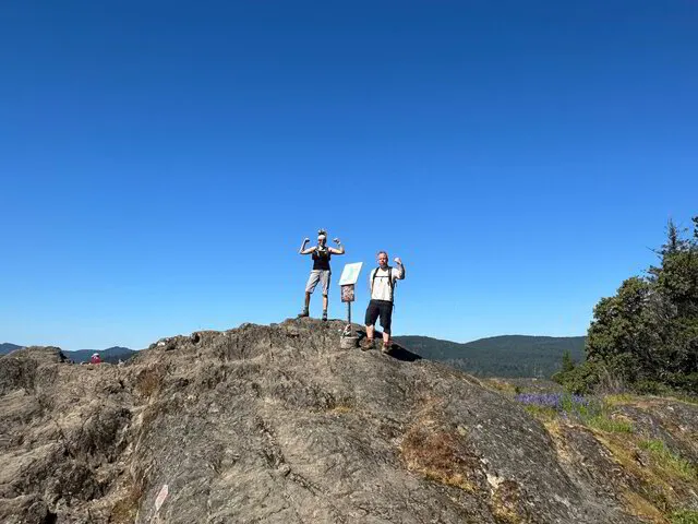 hiking tours vancouver island