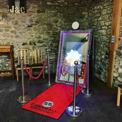 Cornwall entertainment - magic mirror photo booth rental hire services in cornwall