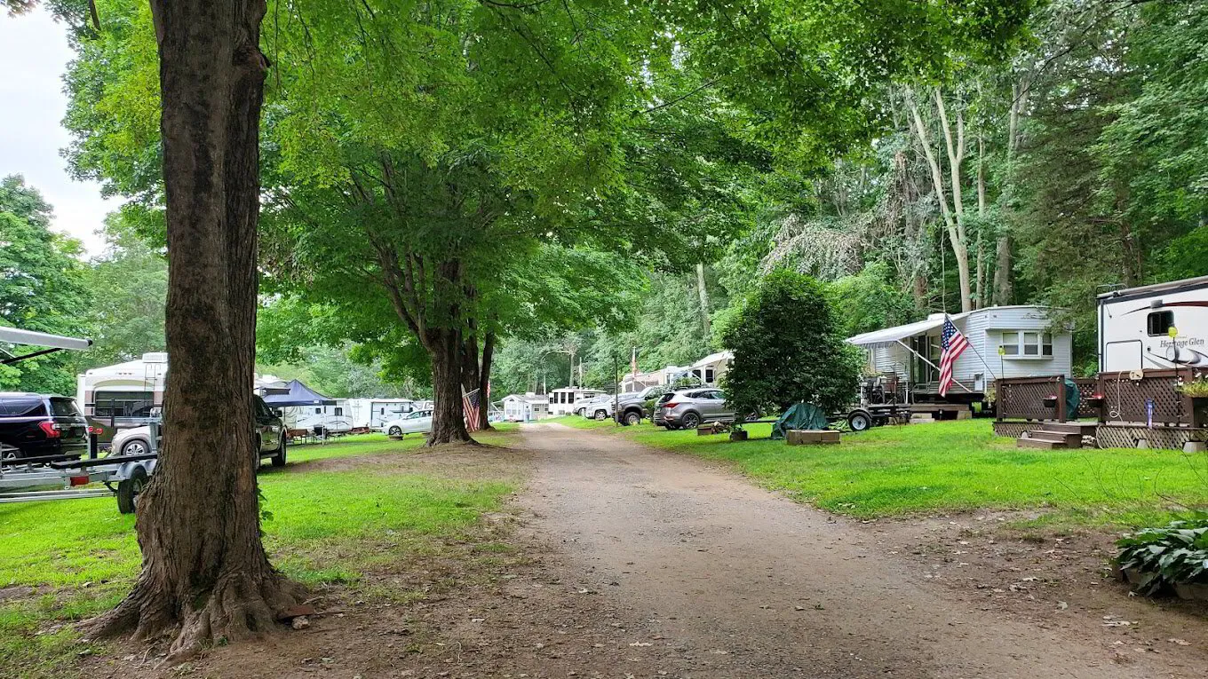 Escape to the Enchanting Connecticut Highland Campground: Your Gateway to Nature's Embrace