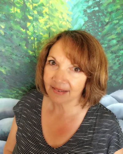 Linda Everett