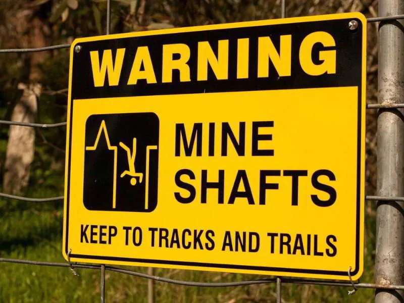 mine shaft warning sign