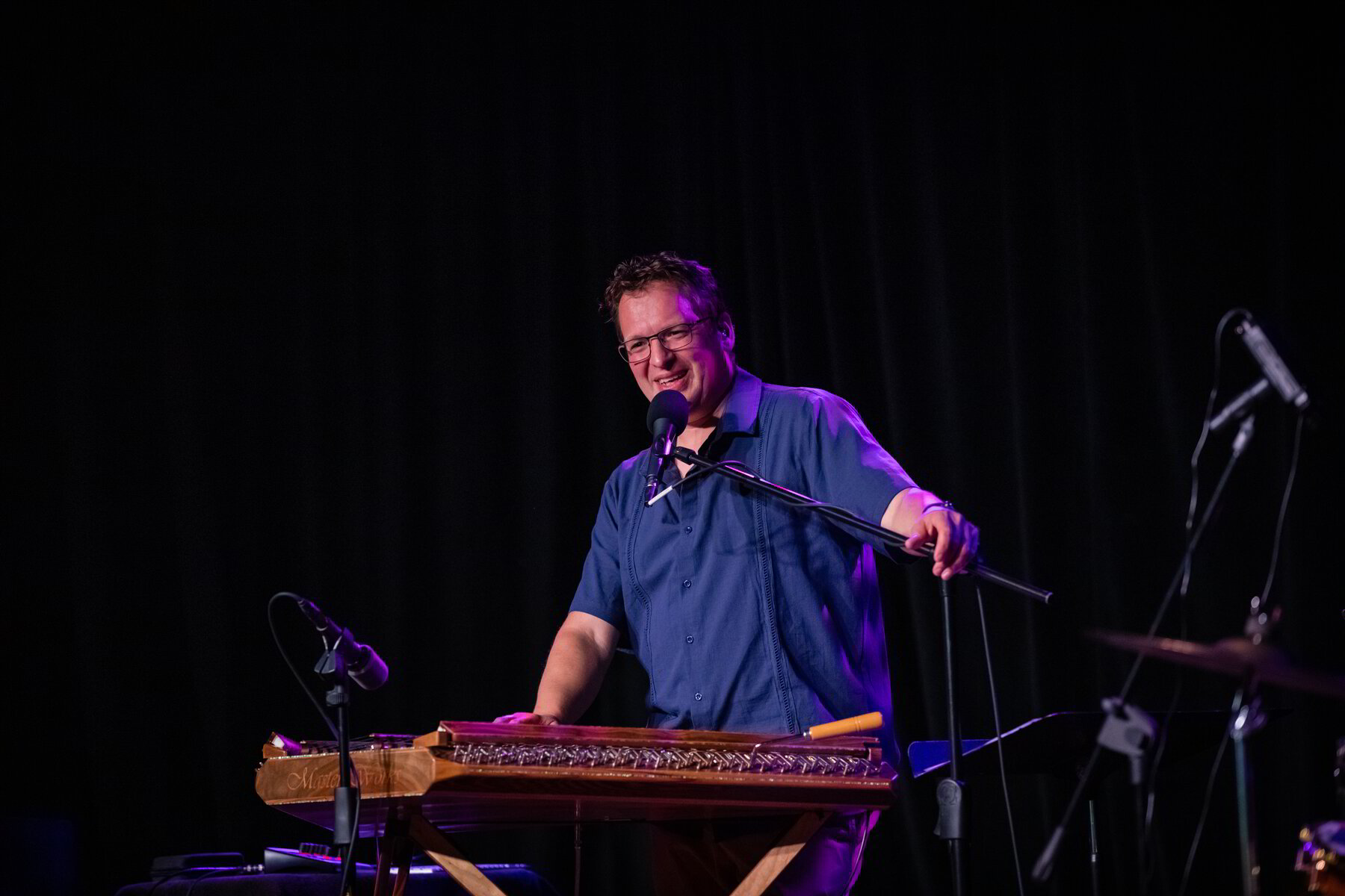 Americana composer featuring the hammered dulcimer 