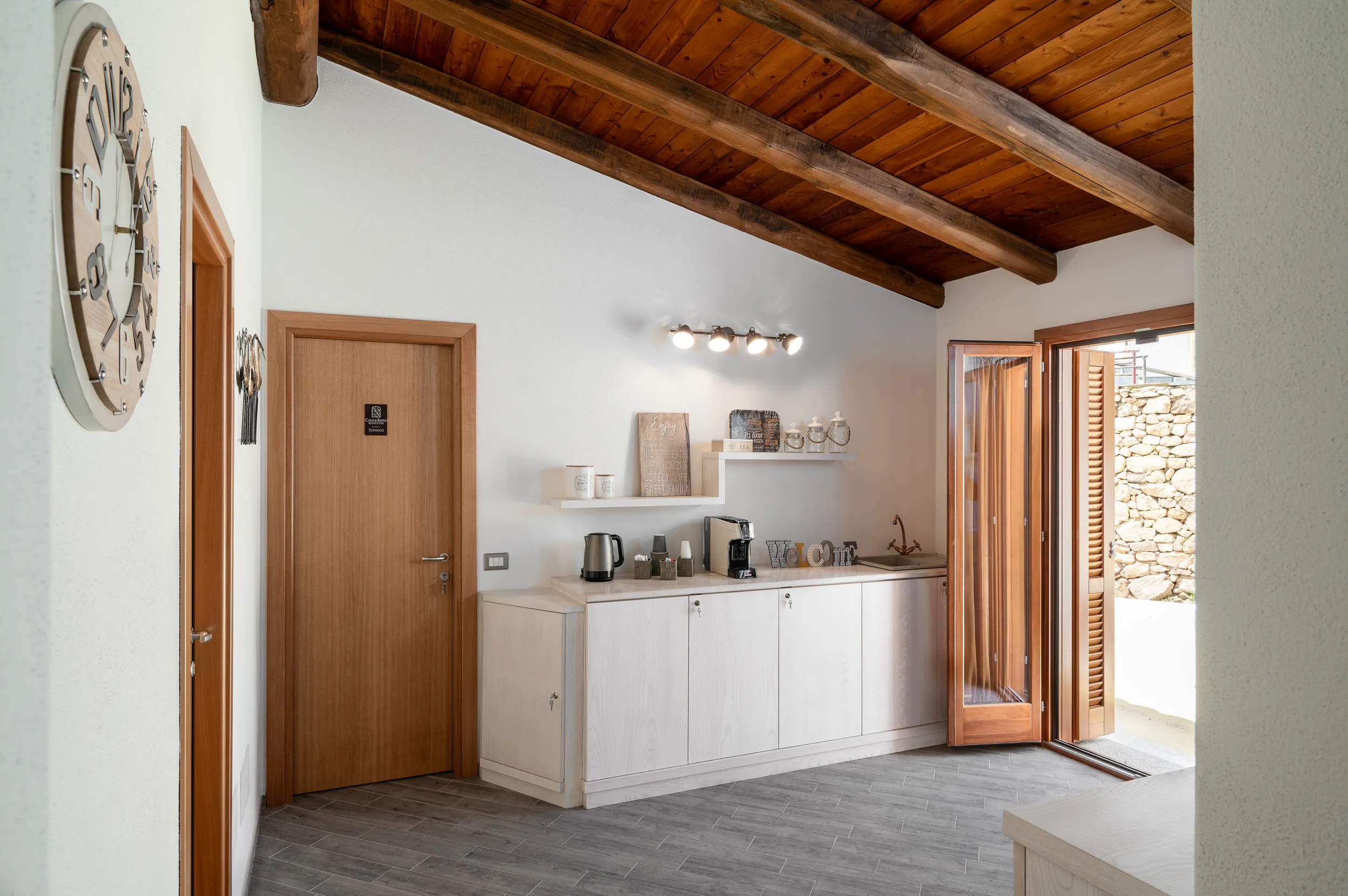 Chi Siamo | Coro e Bentu - soggiorno a San Teodoro