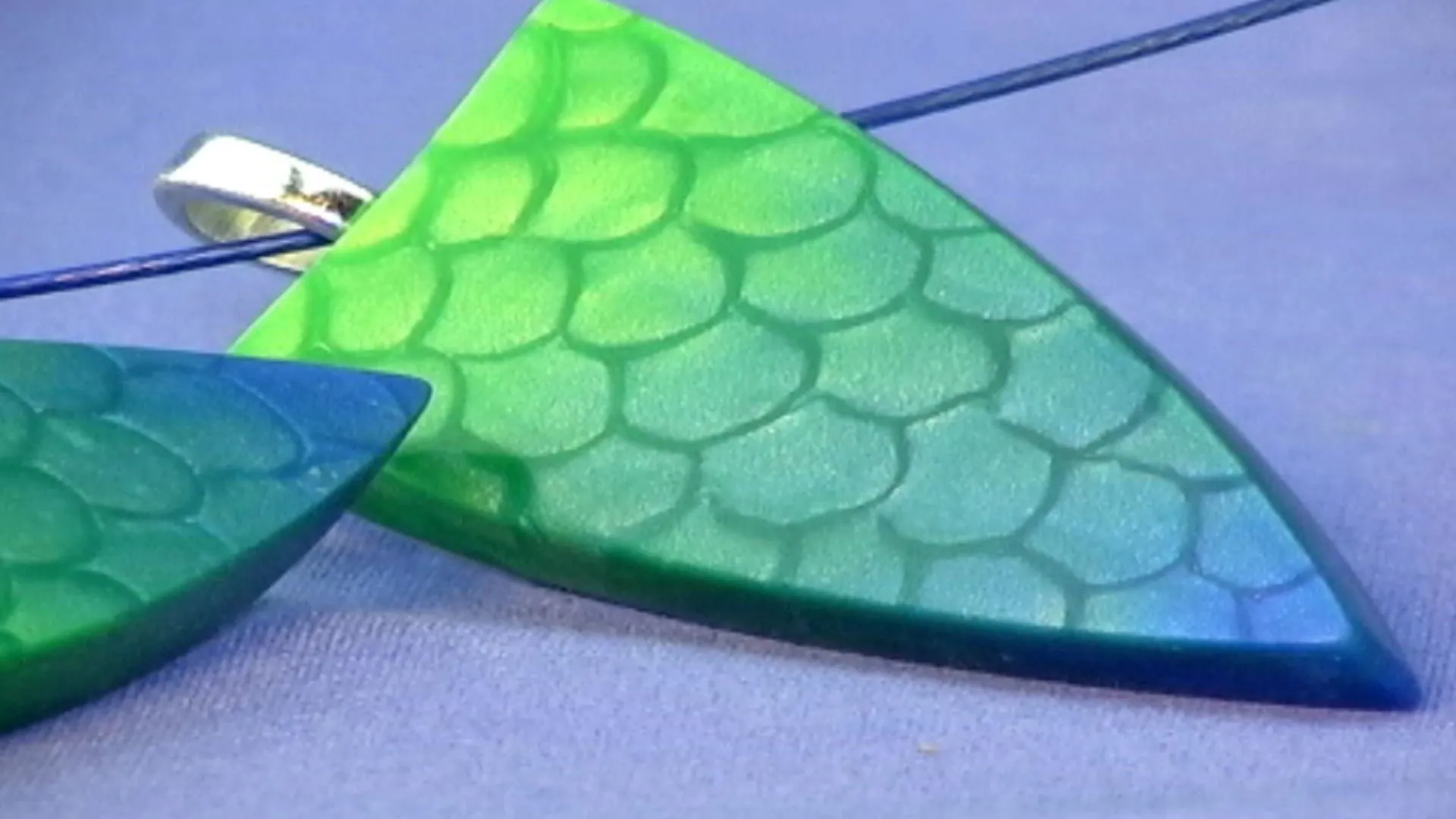 Vol-050-1 Mermaid Scales Mica Shift Cane Pendant Dragon Fish Beads Jewelry