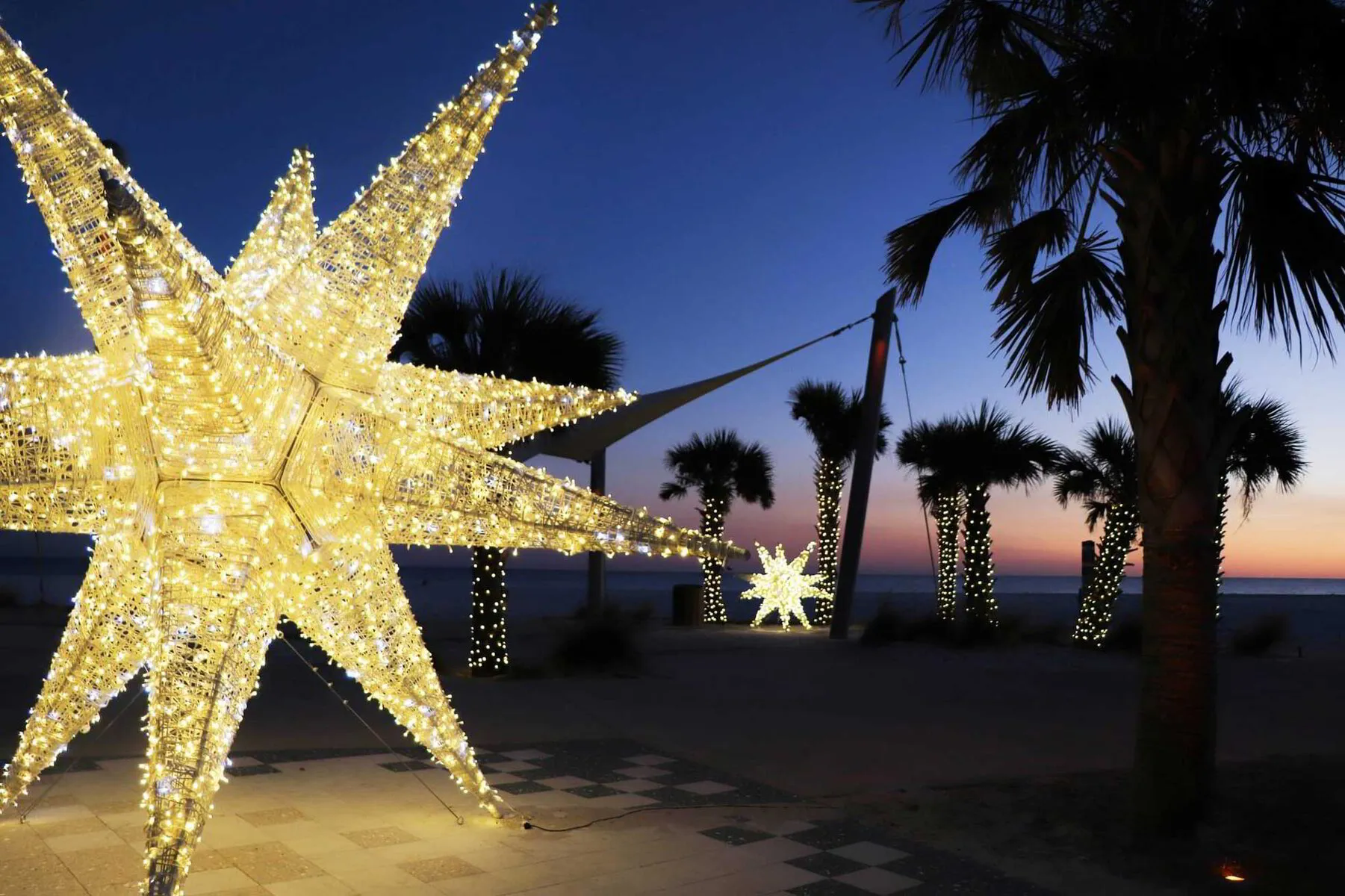 A Guide to Large-Scale Christmas Decor with Masson Products