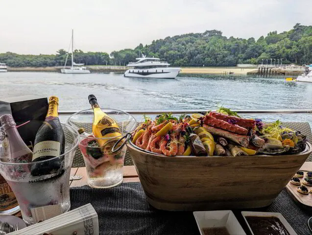 Private Parties with Mobile Oyster Bar | Yacht Party