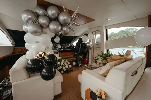 Eagle Wing 2 - Yacht Decoration for Birthday and Wedding