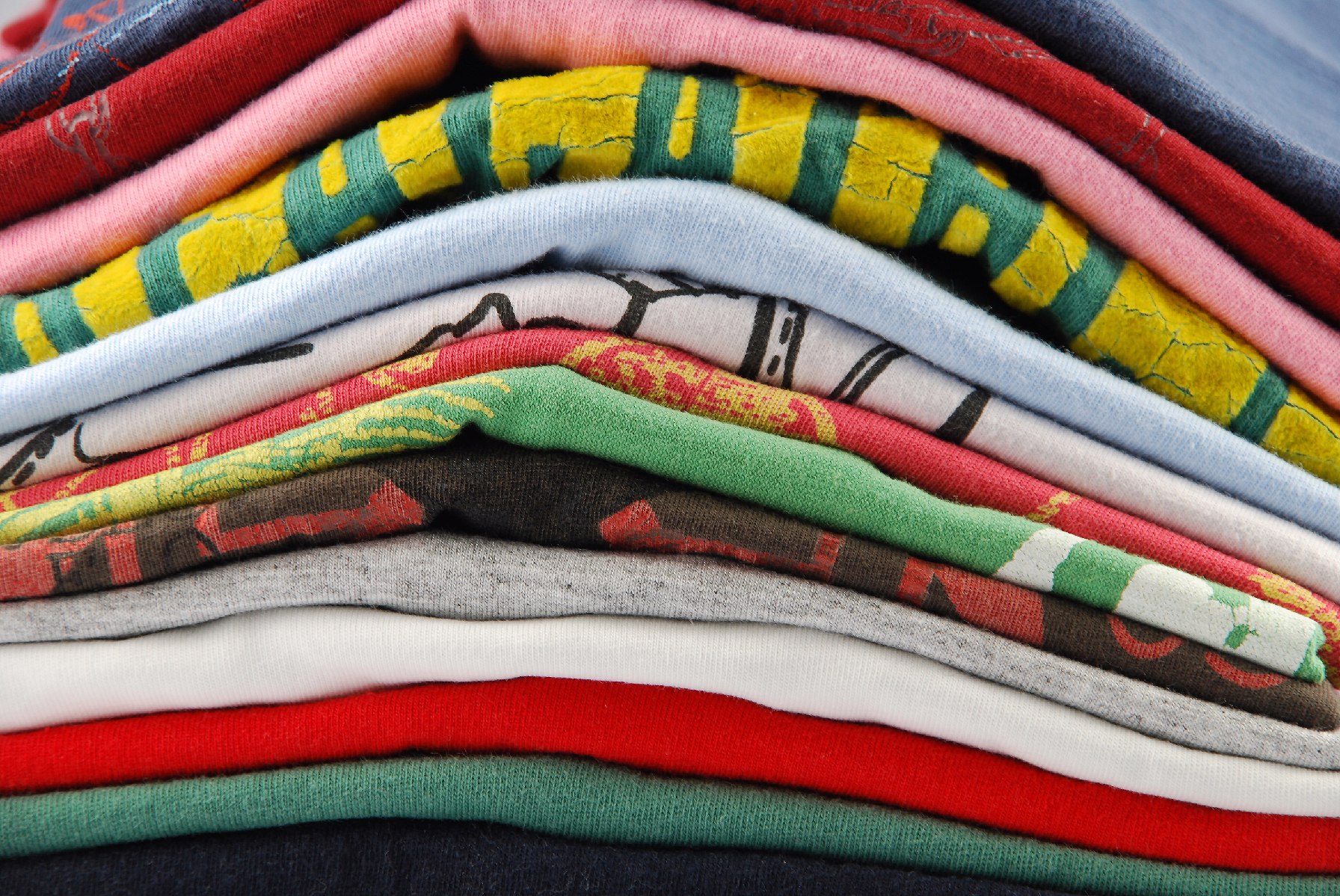 Why You Should Try Custom T-Shirts Before Other Advertising Methods