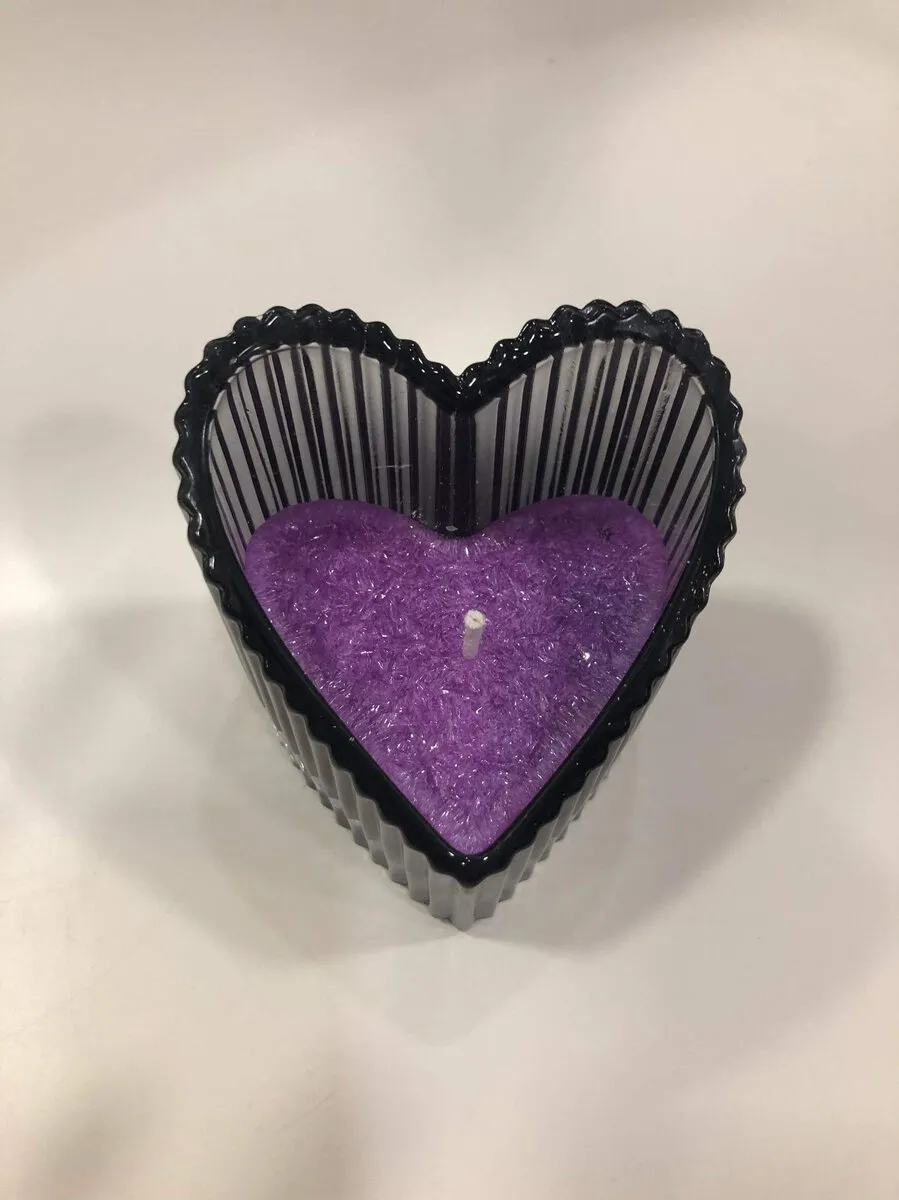 Essential candle "Heart" - purple