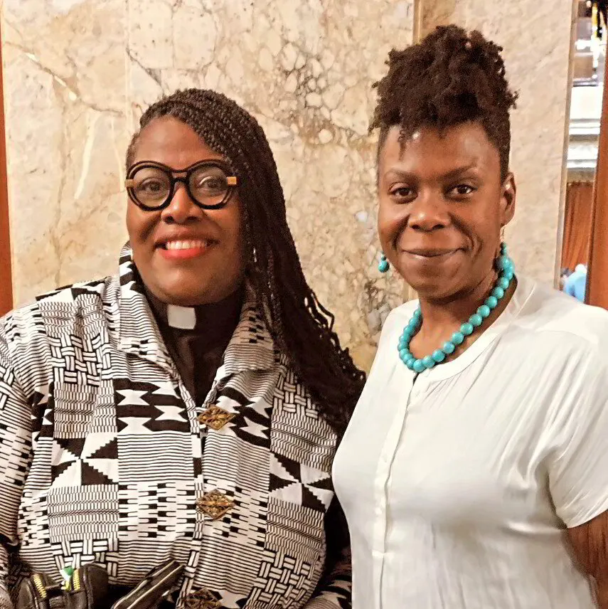 Dr. Brown Offers Prayer in Olympia