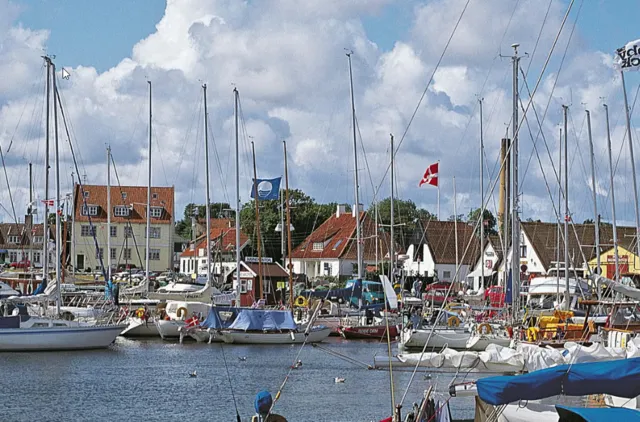 Tagrenderens i Skønne Gilleleje |  DANBS.DK