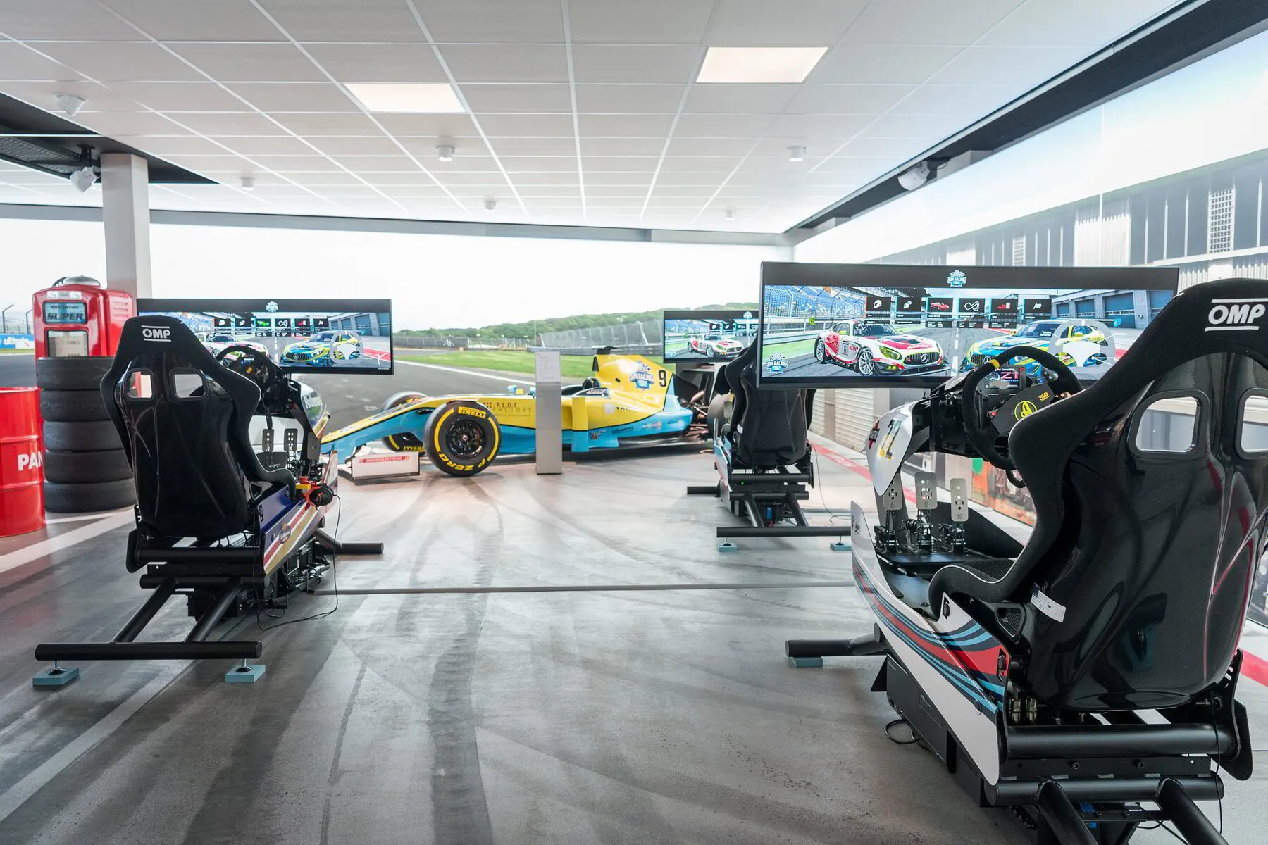 SIM RACING MEETS WERBETECHNIK