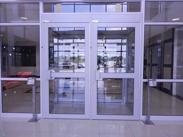 Pedestrian Access Control with Boomgate Systems | Turnstiles, Security ...