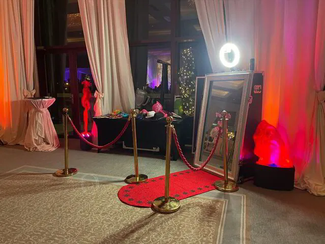 wedding mirror photo booth hire experience