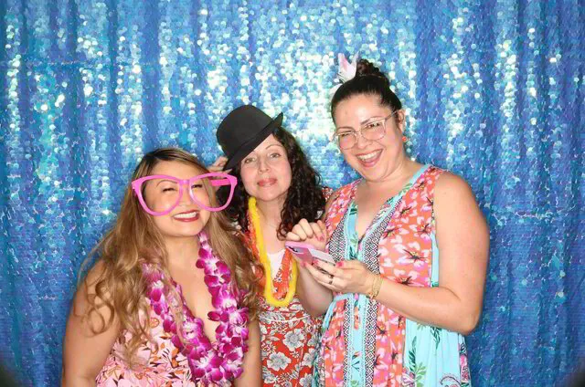 social-party-photo-booth-rental