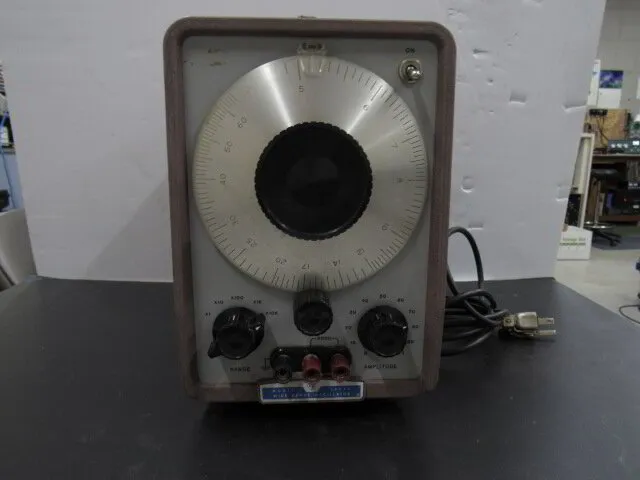 HP 200CD Audio Oscillator